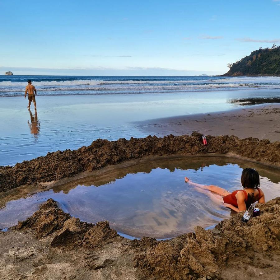 Adventurer'S Chest - Pohutukawa Hotel Hotwater Beach ภายนอก รูปภาพ