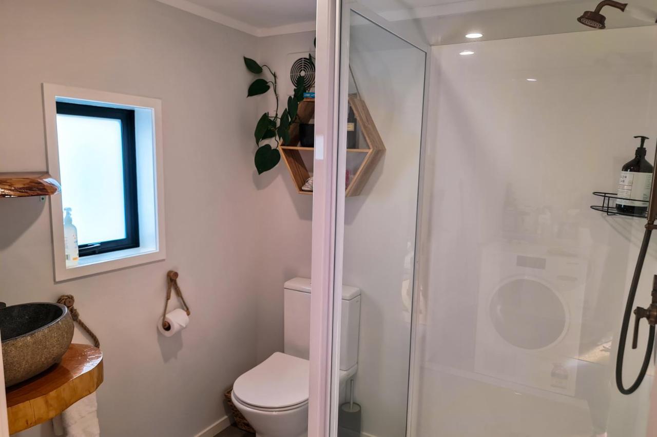 Adventurer'S Chest - Pohutukawa Hotel Hotwater Beach ภายนอก รูปภาพ